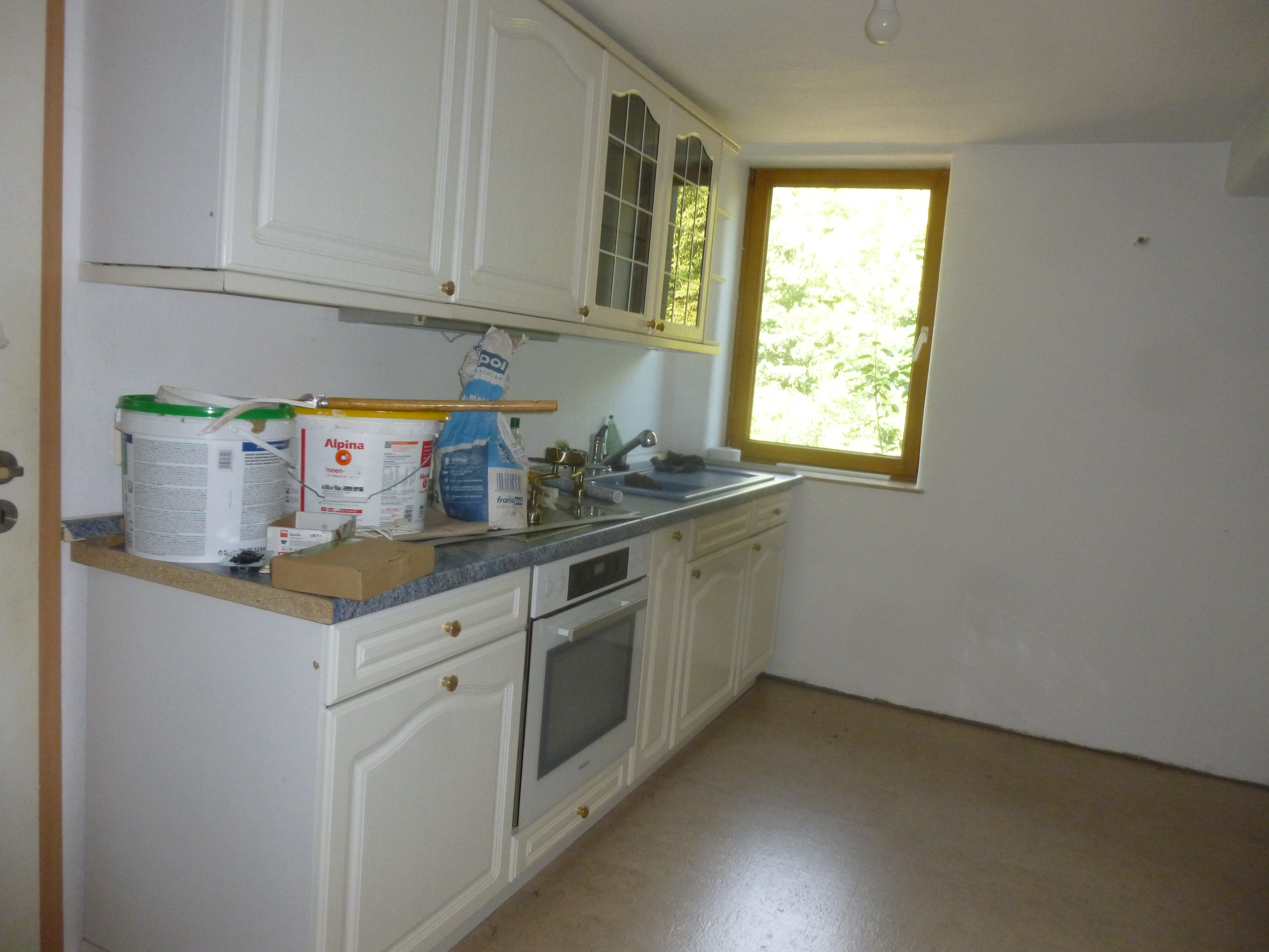 Bild: Küche – linke Seite und Fenster